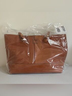 NWT - Dooney & Bourke Florentine Leather East/West Chelsea Tote in Natural